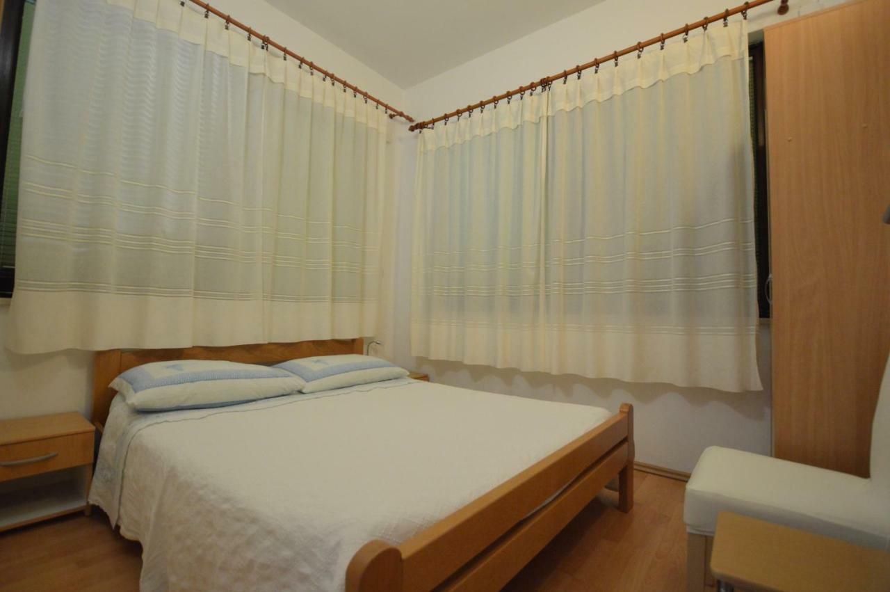 Apartment "Monte" Pula Exterior photo