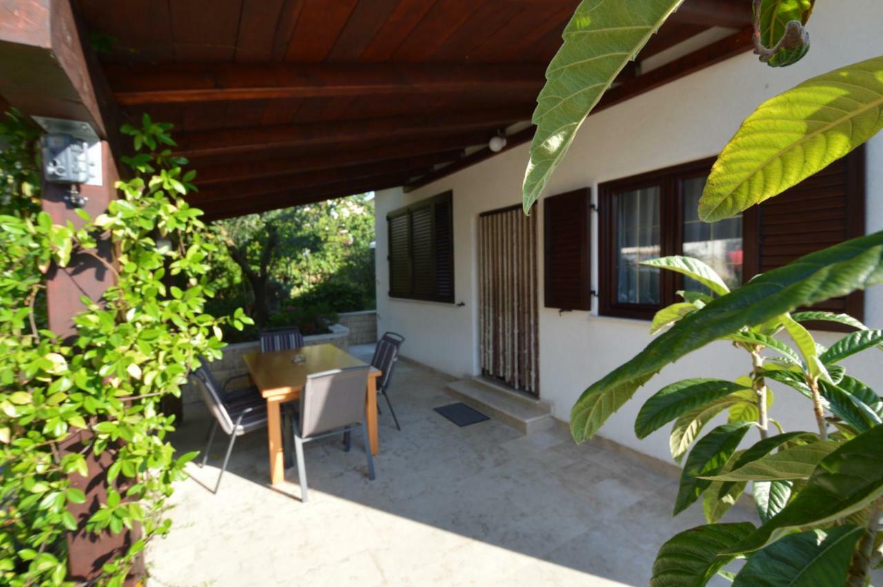 Apartment "Monte" Pula Exterior photo
