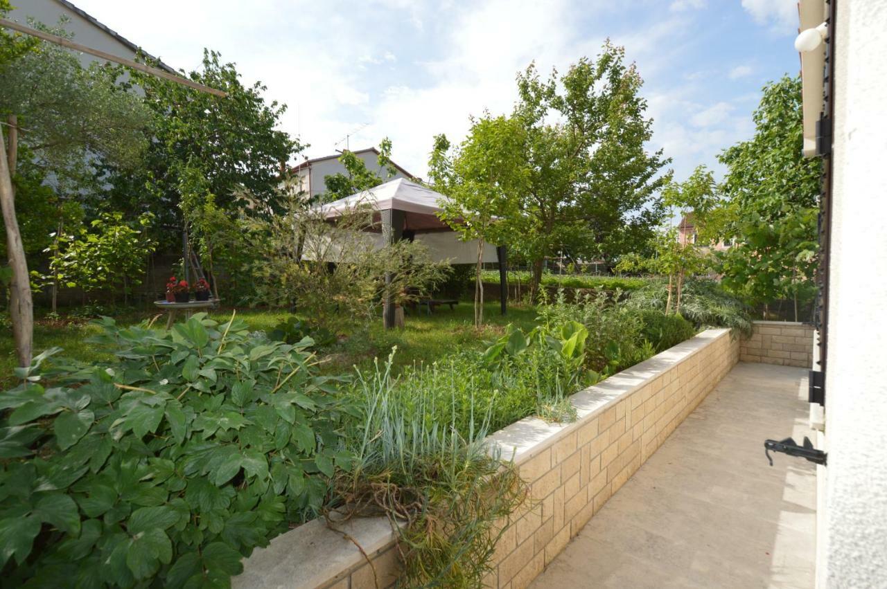 Apartment "Monte" Pula Exterior photo